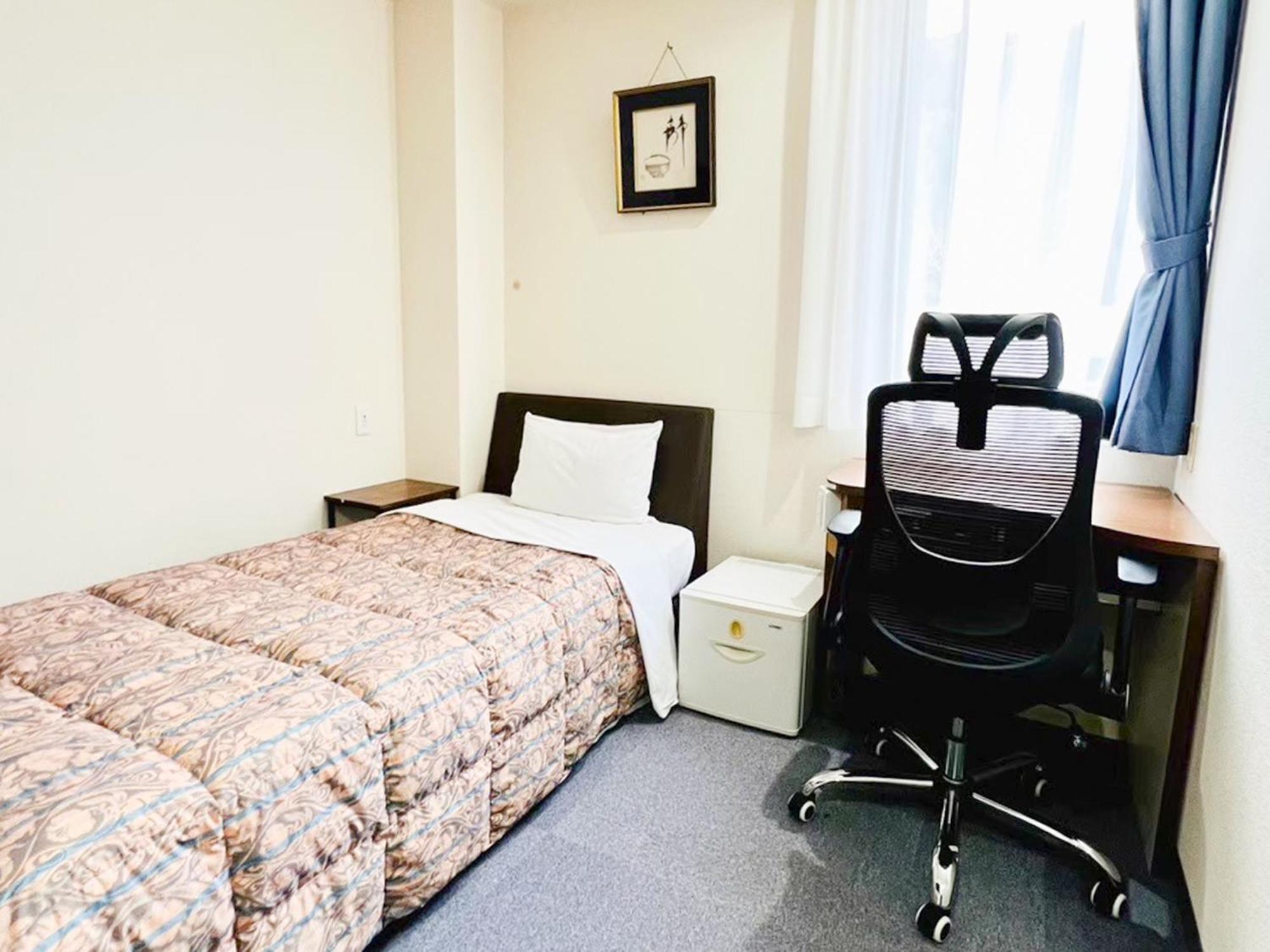 OYO Hotel Station Business Tenshukaku Hitoyoshi Eksteriør billede