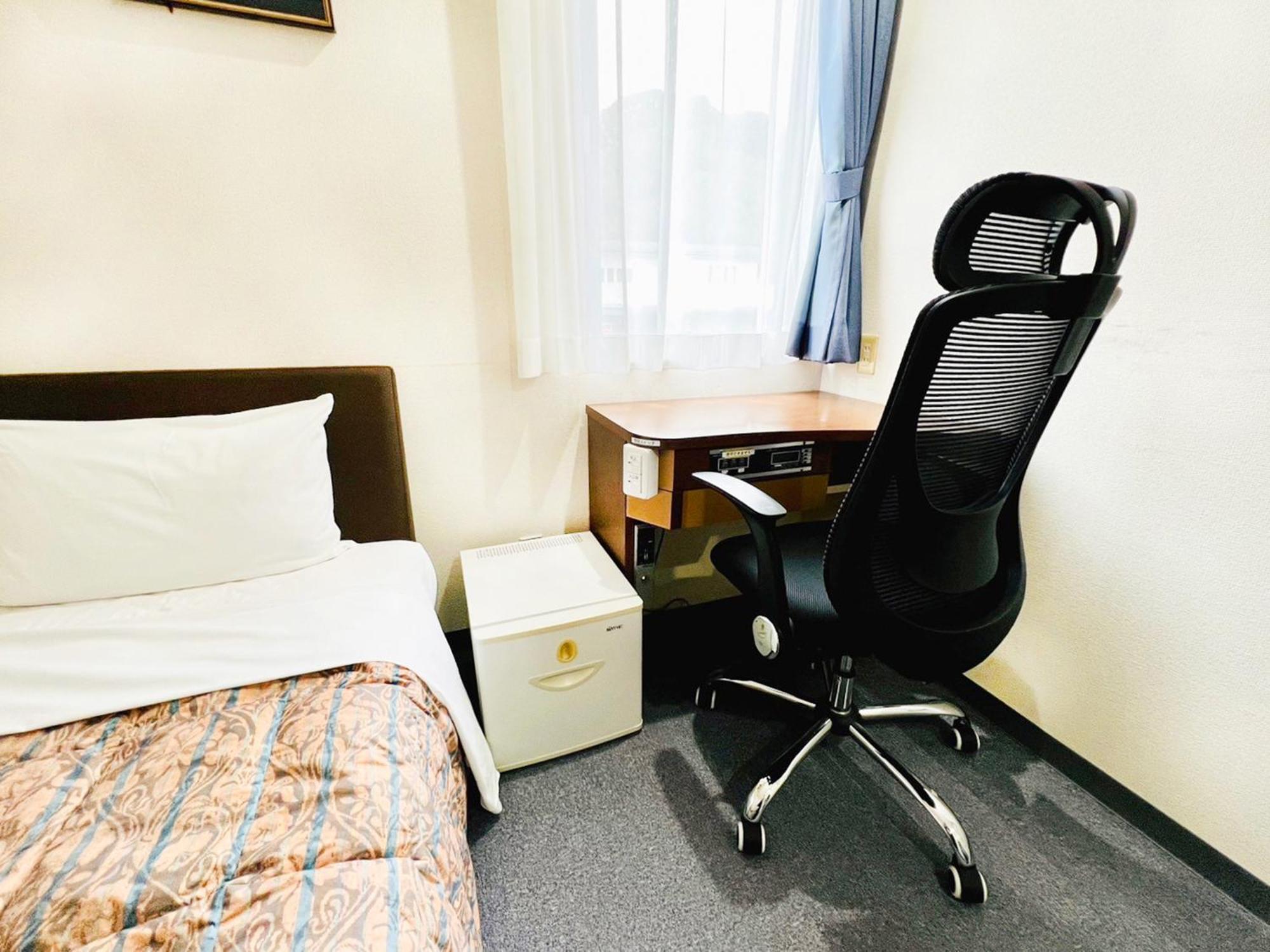 OYO Hotel Station Business Tenshukaku Hitoyoshi Eksteriør billede